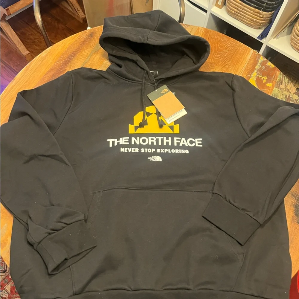 NWT North Face Men’s Hoodie - Picture 4 of 5